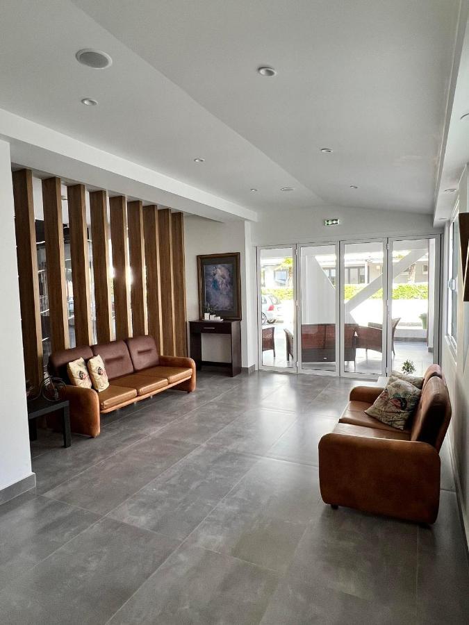 Villa Hara Suites Paralía Екстериор снимка