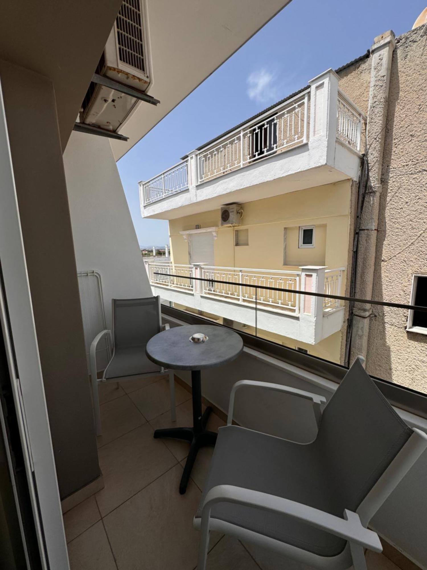 Villa Hara Suites Paralía Екстериор снимка